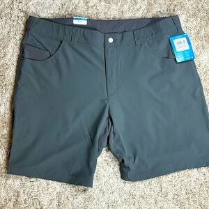 Columbia Men's Outdoor Elements 5 Pocket Shorts. Gray, **NEW** Size 40